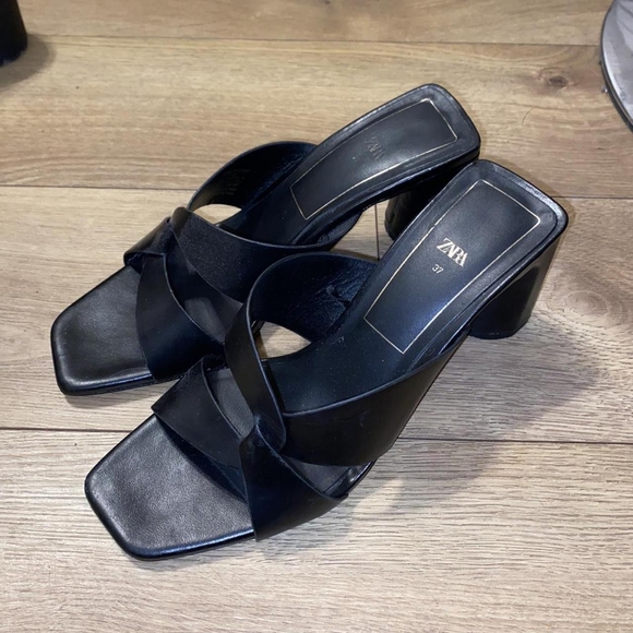 Zara Women's Black Heeled Mules - Picture 1 of 3